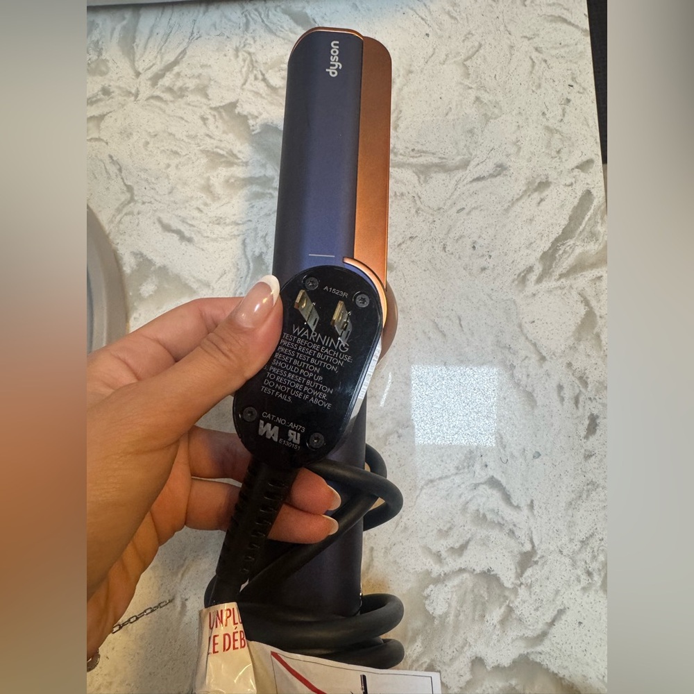 Authentic Dyson air straight - Picture 3 of 7